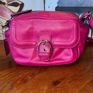 Coach Campbell Fuchsia Leather Camera Bag – Pristine Condition